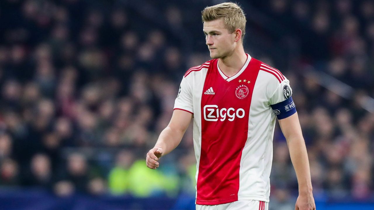 万镑相比 万镑相比